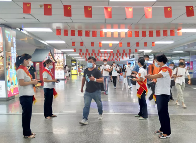 上饶汽运 温馨服务让中秋节游客出行更优美